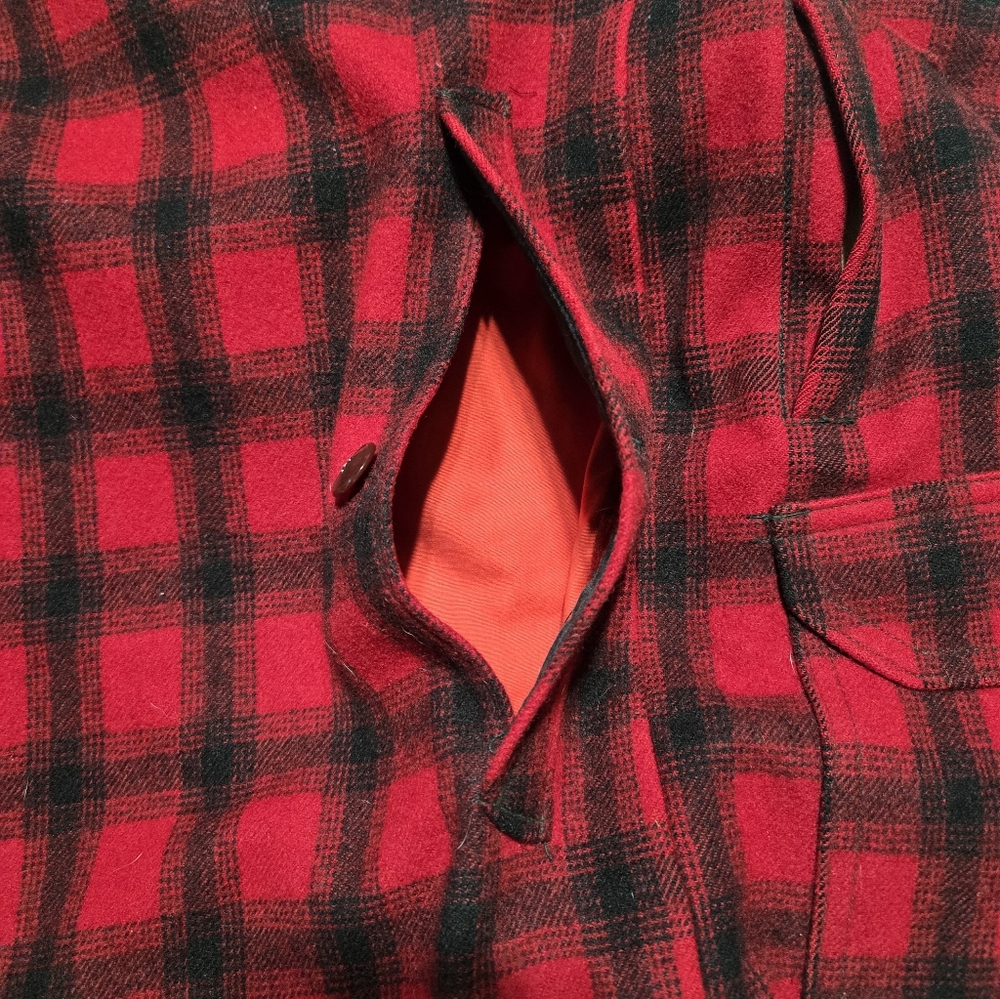 Vtg Woolrich Hunting Jacket Red Buffalo Plaid Mackinaw Sz.38 Back Game Pouch - Picture 9 of 11